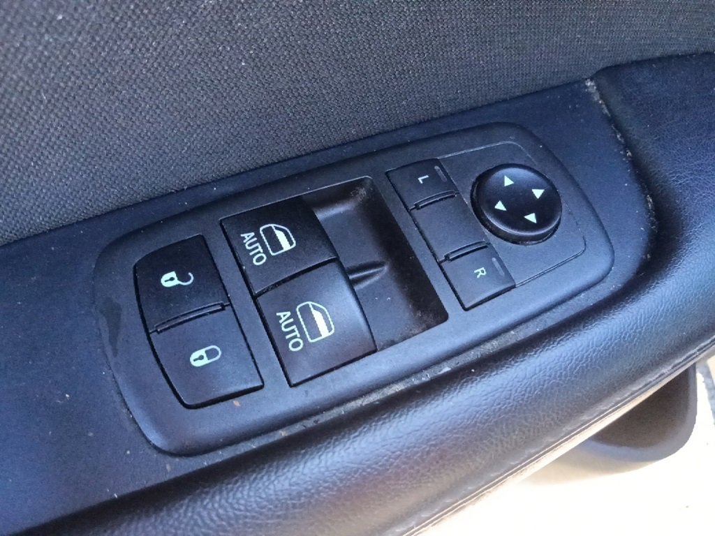 Used 2021 Dodge Challenger SXT image 13