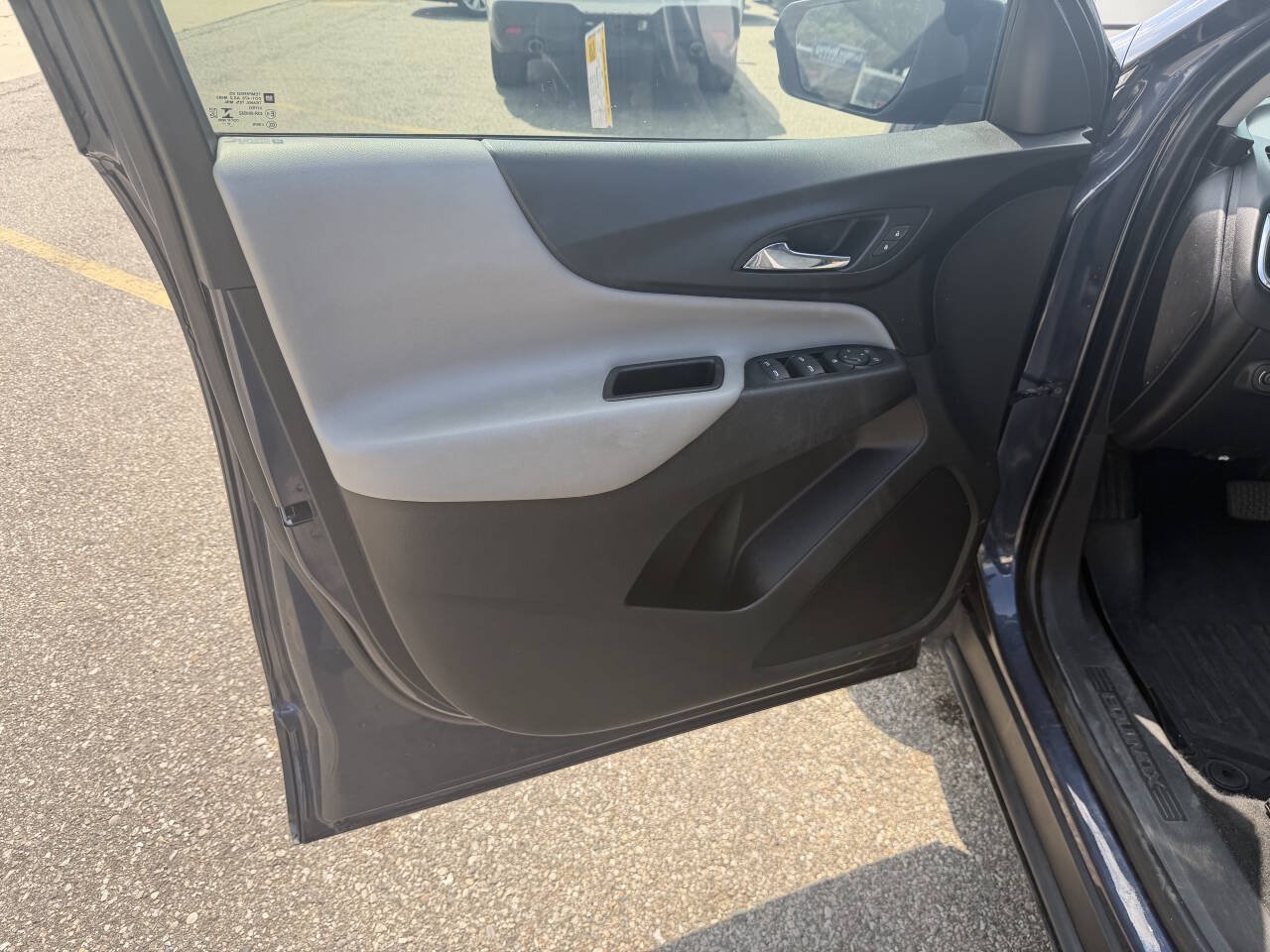 Used 2018 Chevrolet Equinox LS FWD image 15