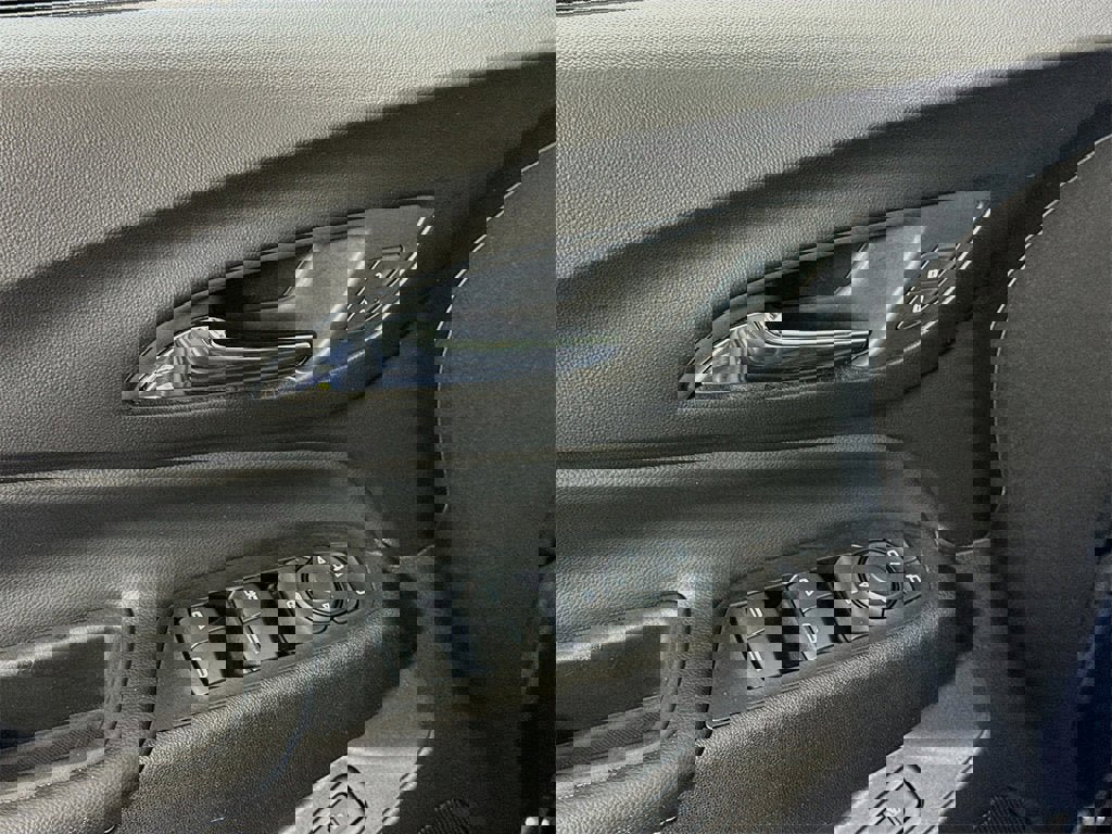 Used 2019 Chevrolet Equinox Premier image 11