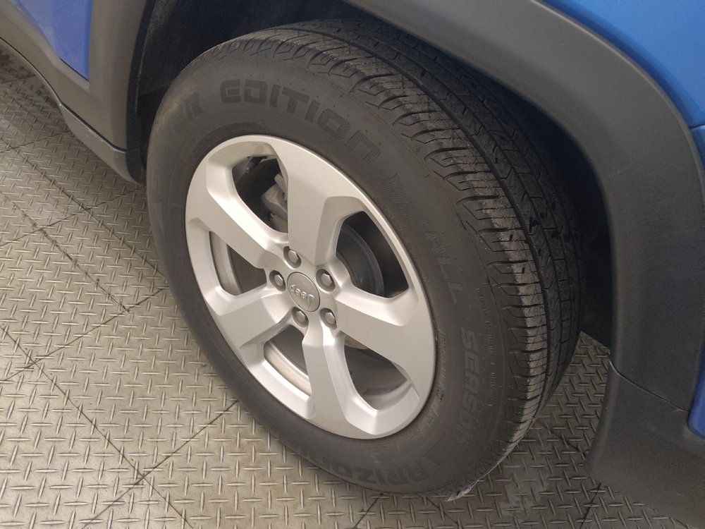 Used 2020 Jeep Compass Latitude w/ Popular Equipment Group FWD image 31