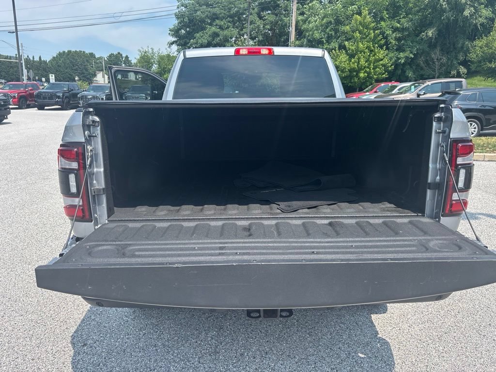 Used 2024 RAM 2500 Big Horn w/ Night Edition AWD/4WD image 10