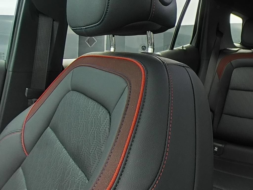 Certified 2025 Chevrolet Equinox RS w/ Safety and Technology Package FWD image 12