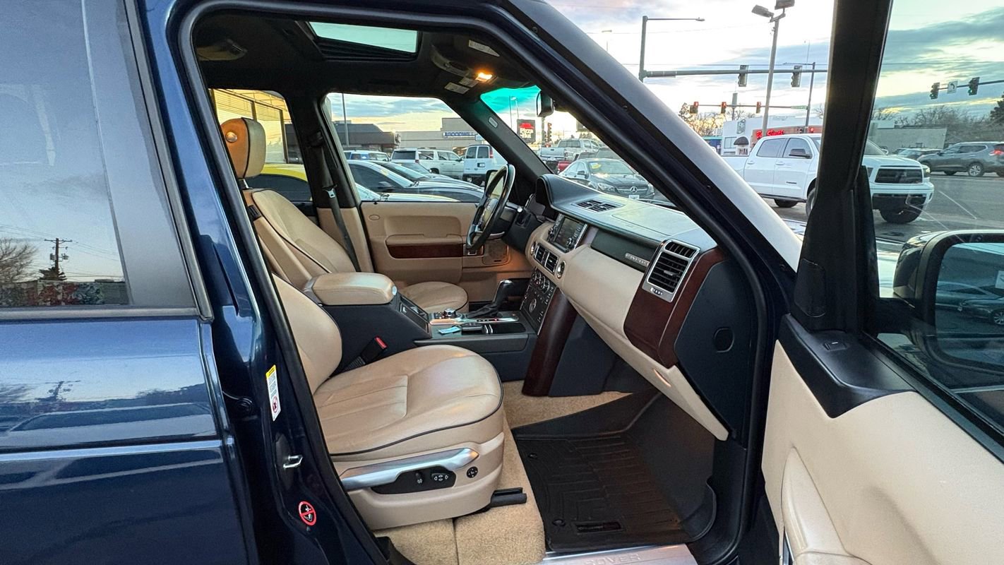 Used 2012 Land Rover Range Rover HSE image 21