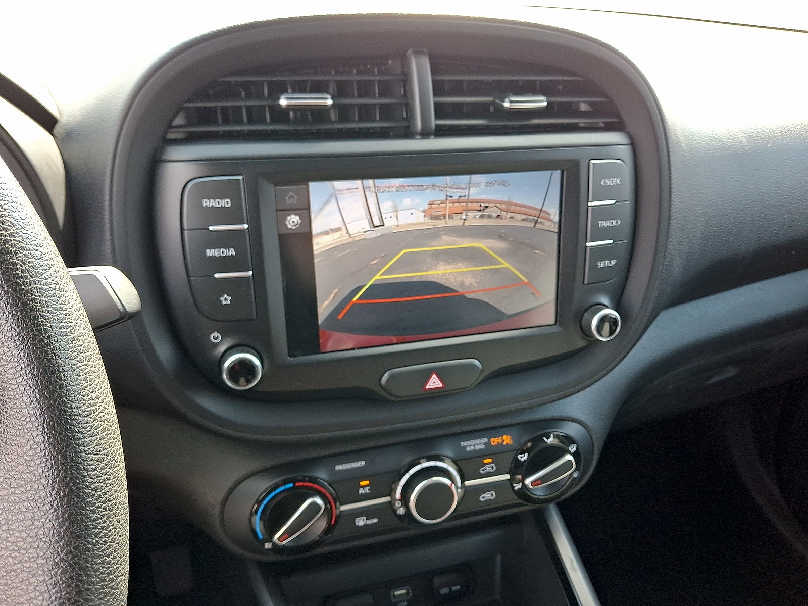 Used 2023 Kia Soul LX w/ LX Technology Package FWD image 7