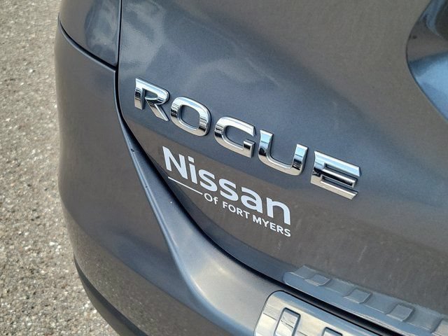 Used 2015 Nissan Rogue SL w/ SL Premium Package AWD/4WD image 10