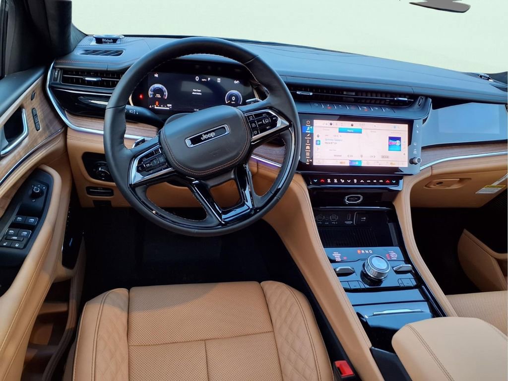 New 2026 Jeep Grand Cherokee Summit image 11