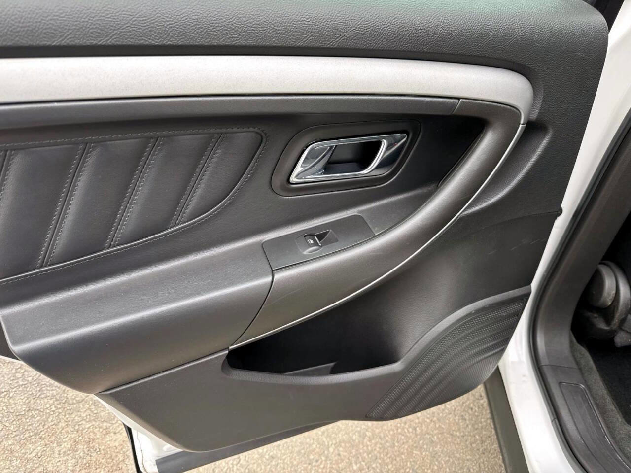 Used 2015 Ford Taurus SEL AWD/4WD image 13