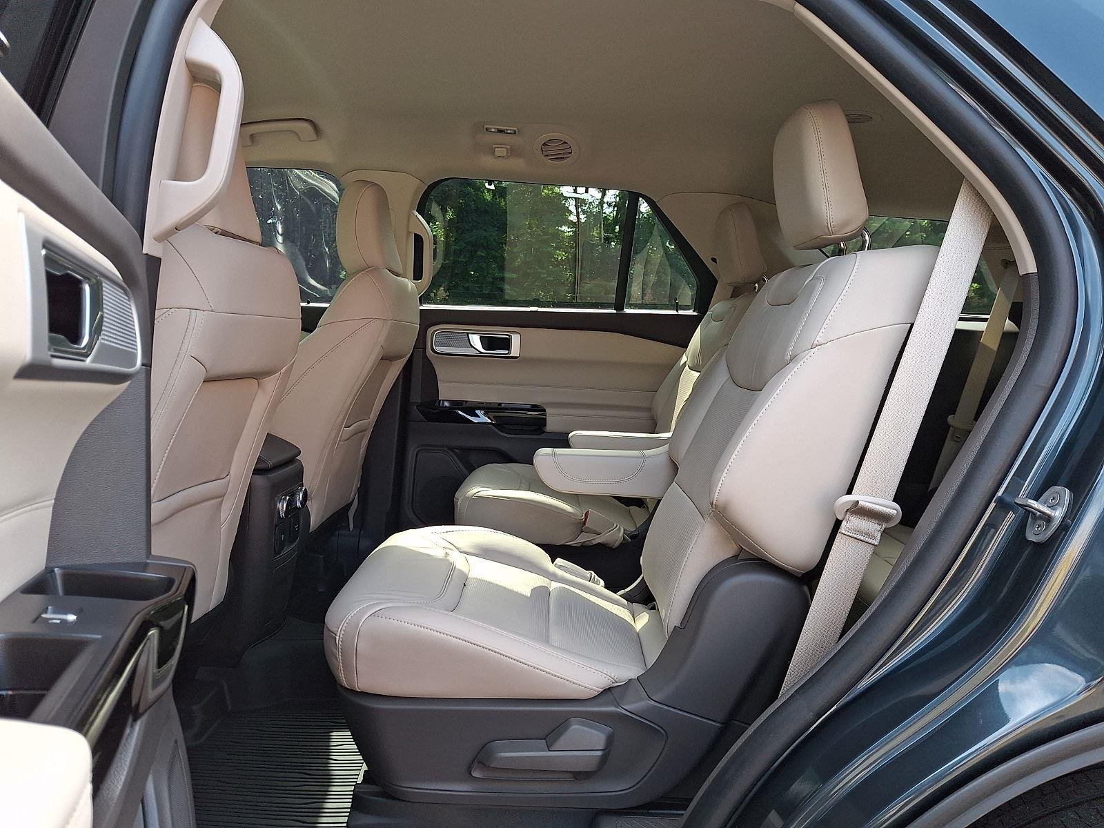 Used 2022 Ford Explorer Platinum w/ Equipment Group 601A AWD/4WD image 10