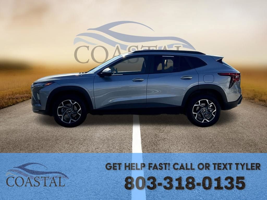 Used 2025 Chevrolet Trax LT image 16