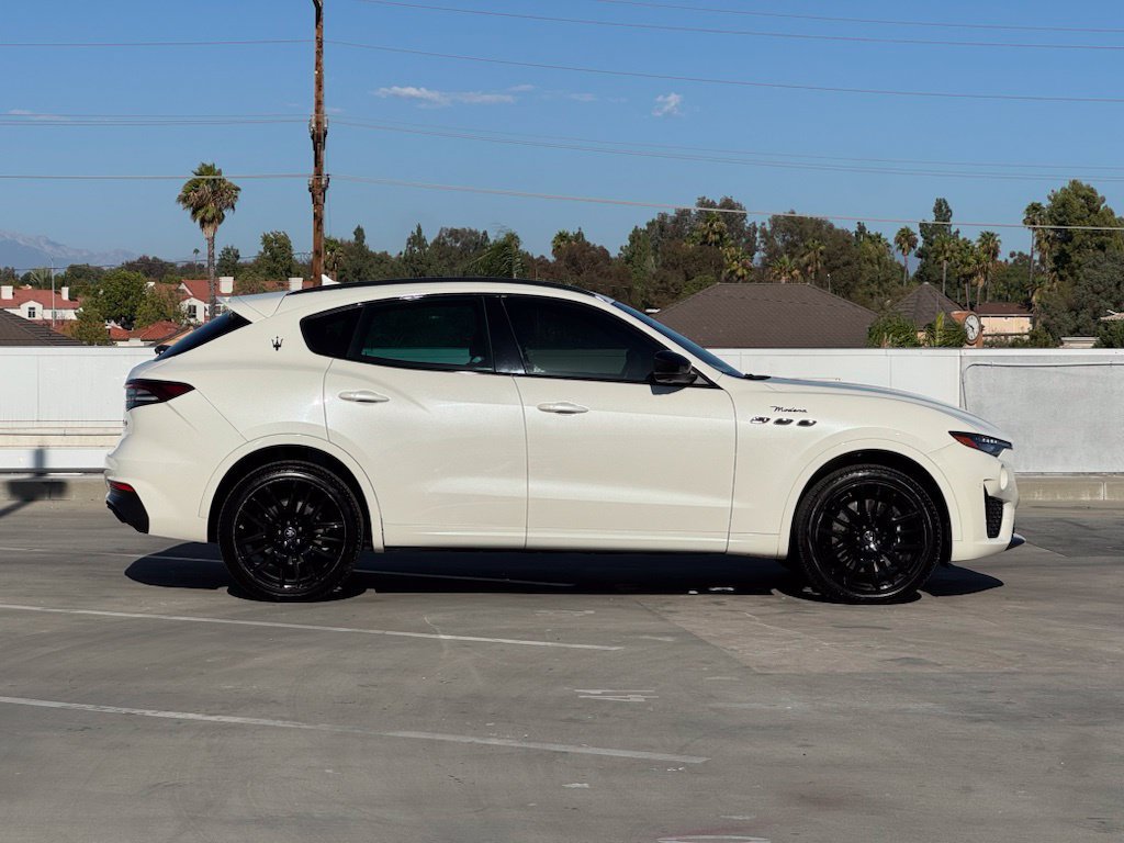 Used 2022 Maserati Levante Modena AWD/4WD image 28