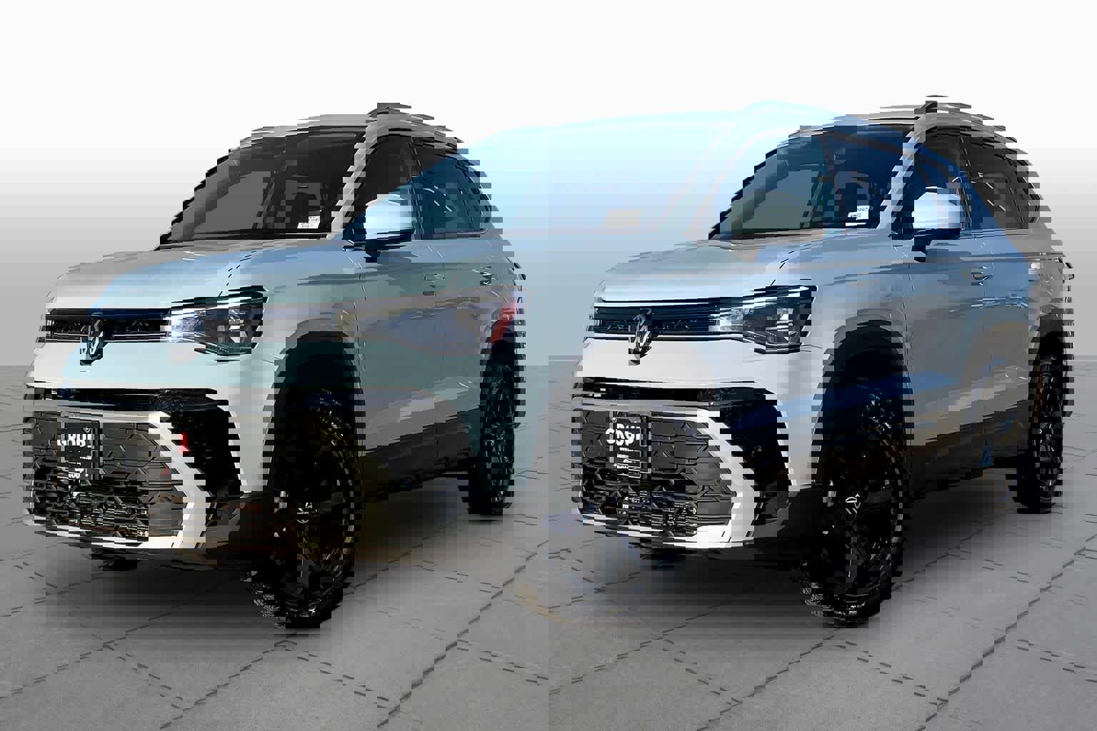 Used 2025 Volkswagen Taos SE FWD image 1