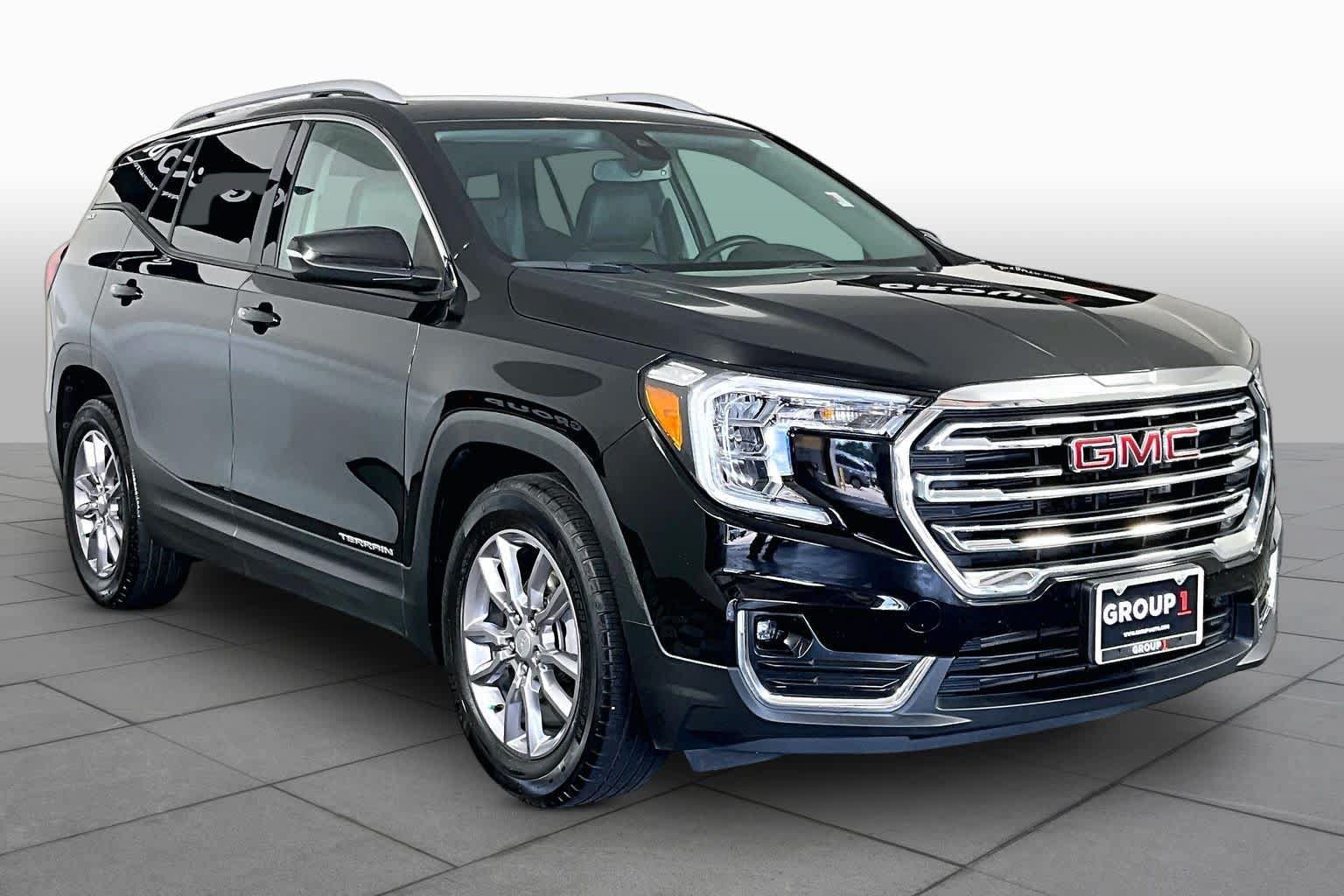 Certified 2024 GMC Terrain SLT FWD image 3