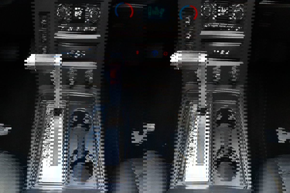 Used 2005 HUMMER H2 SUT w/ Preferred Equipment Group image 32