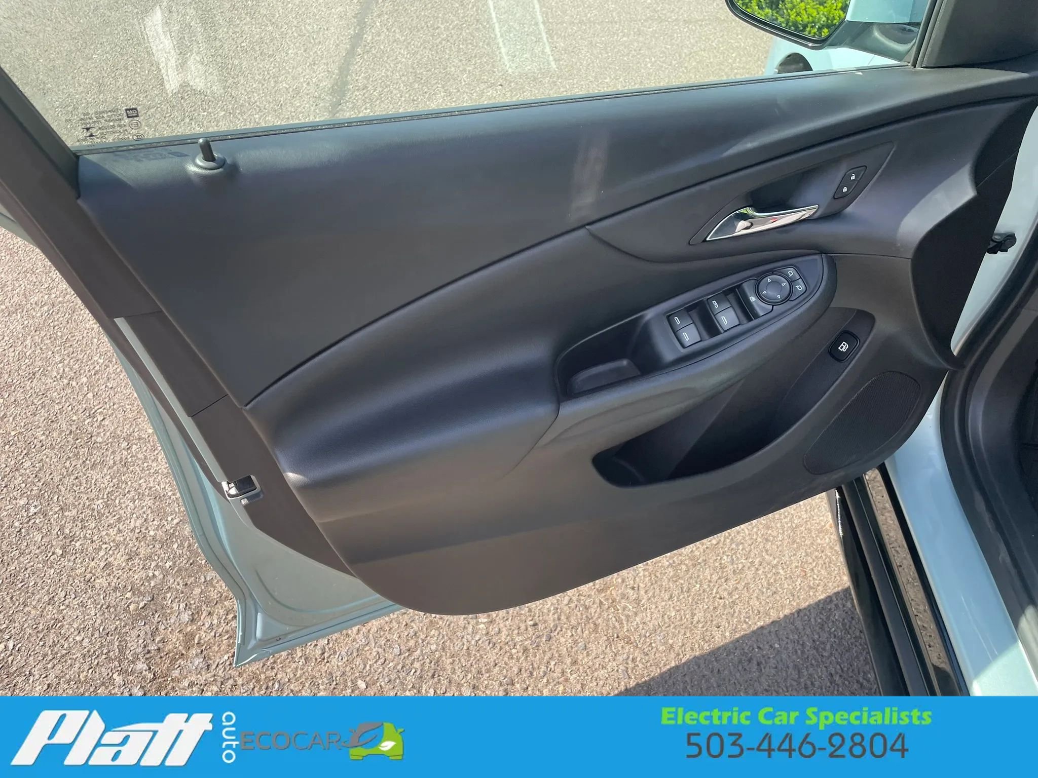 Used 2018 Chevrolet Volt LT w/ Comfort Package FWD image 19