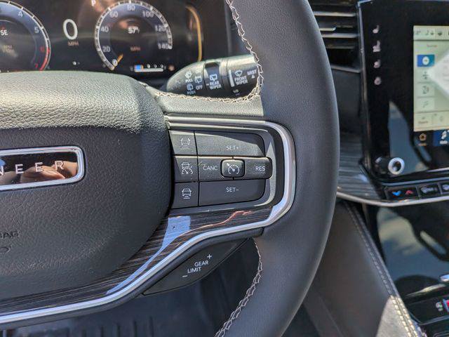 Certified 2022 Jeep Wagoneer Series II AWD/4WD image 16