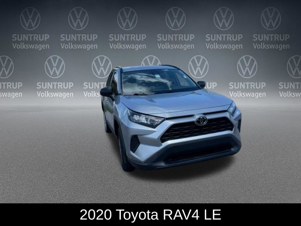 Used 2020 Toyota RAV4 LE FWD image 3