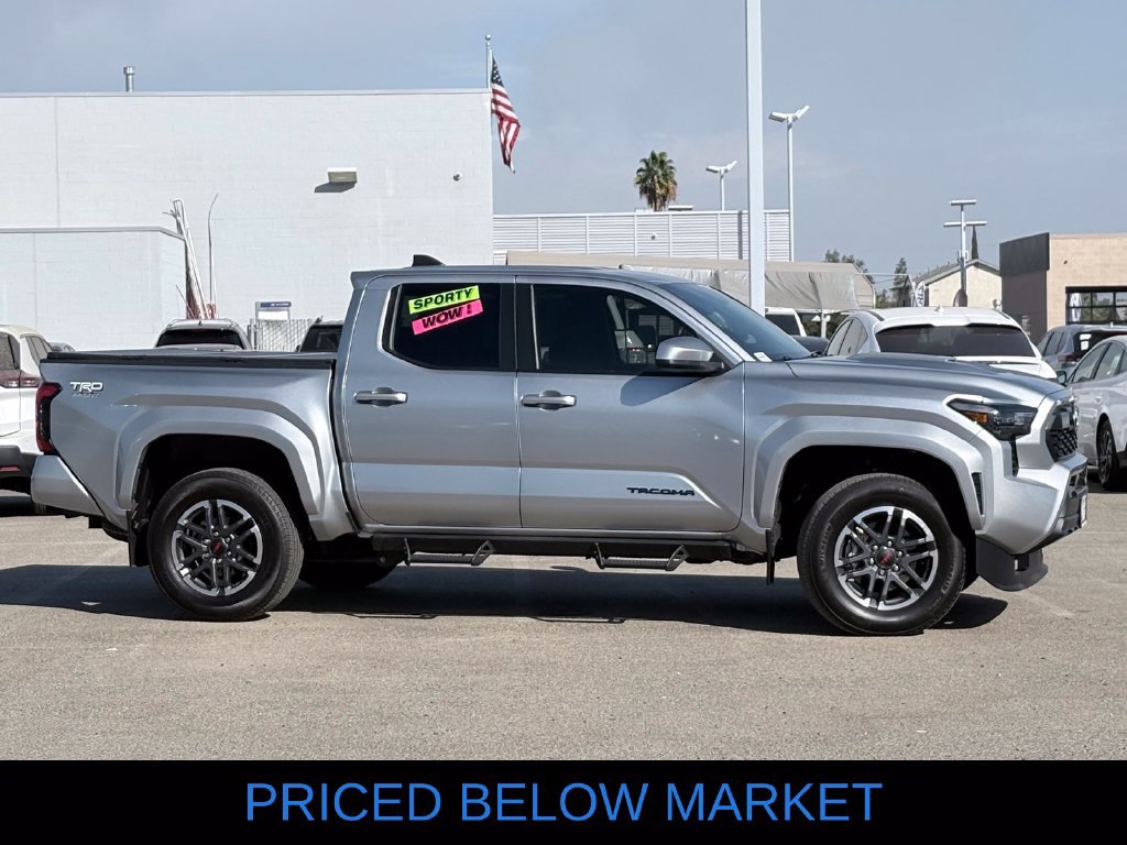 Used 2024 Toyota Tacoma TRD Sport AWD/4WD image 4