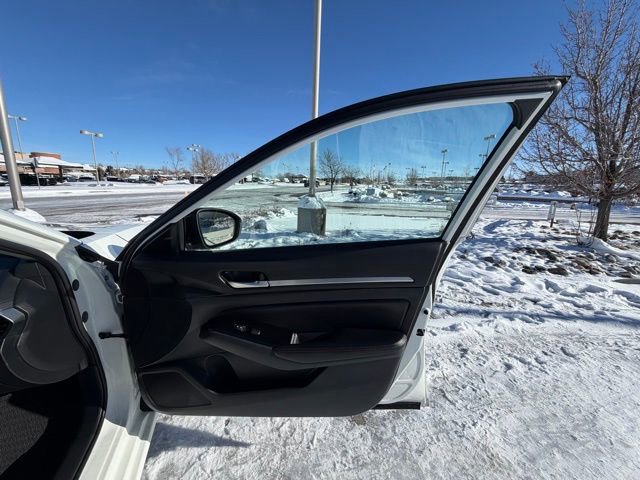 Used 2024 Nissan Altima 2.5 SR image 25