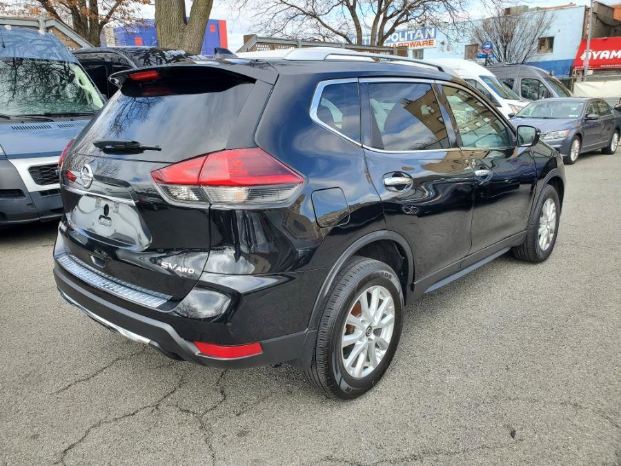 Used 2018 Nissan Rogue SV image 8