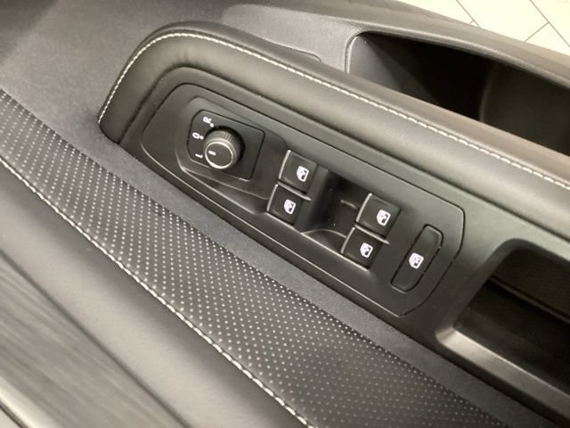 Certified 2024 Volkswagen Atlas Cross Sport SE AWD/4WD image 20