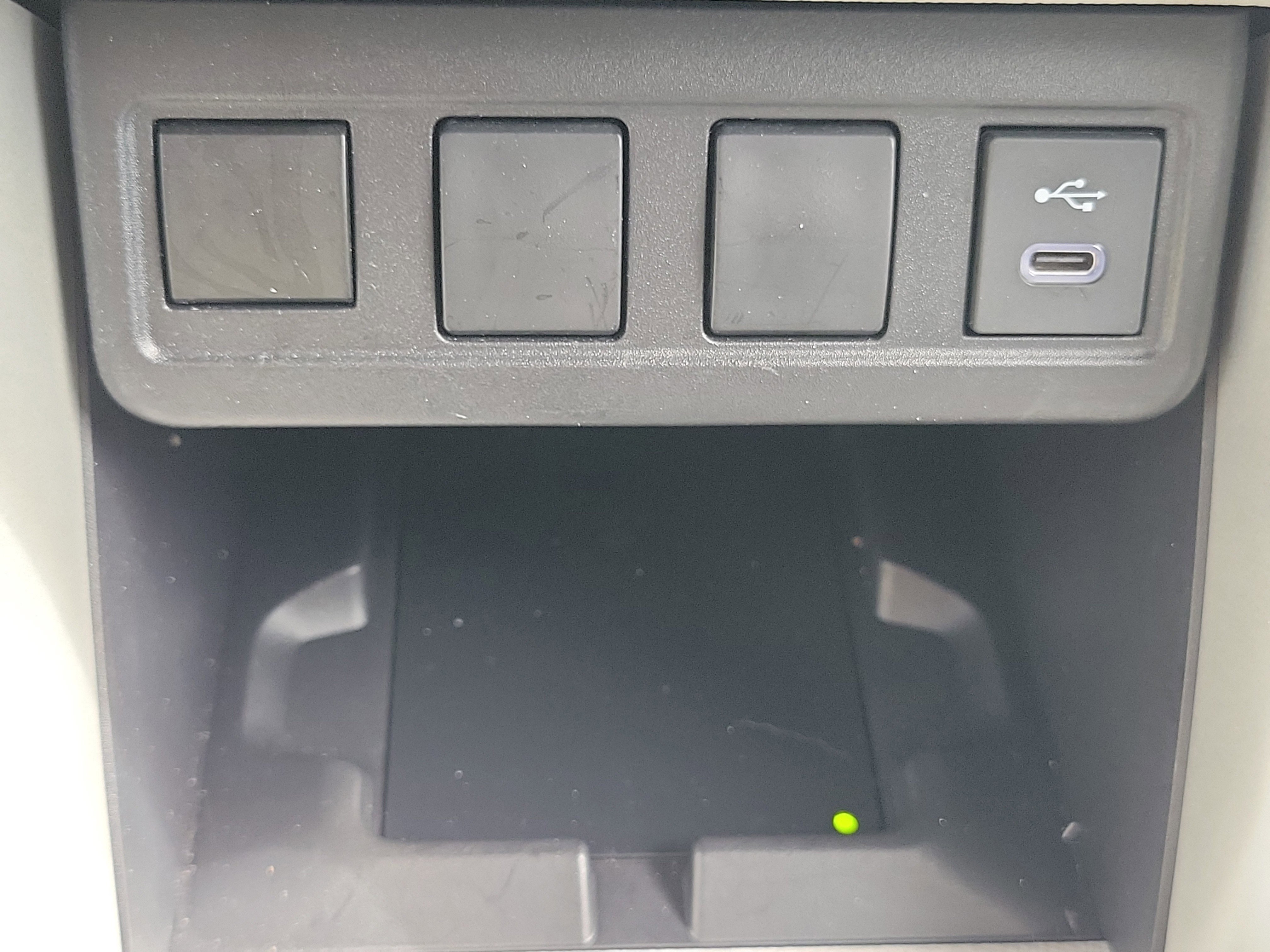 Used 2025 Toyota Corolla Cross LE image 24