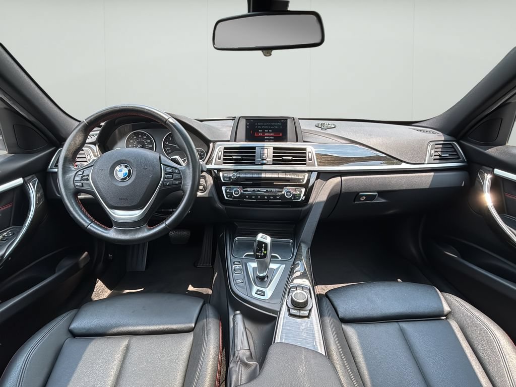 Used 2018 BMW 330e w/ Convenience Package RWD image 20