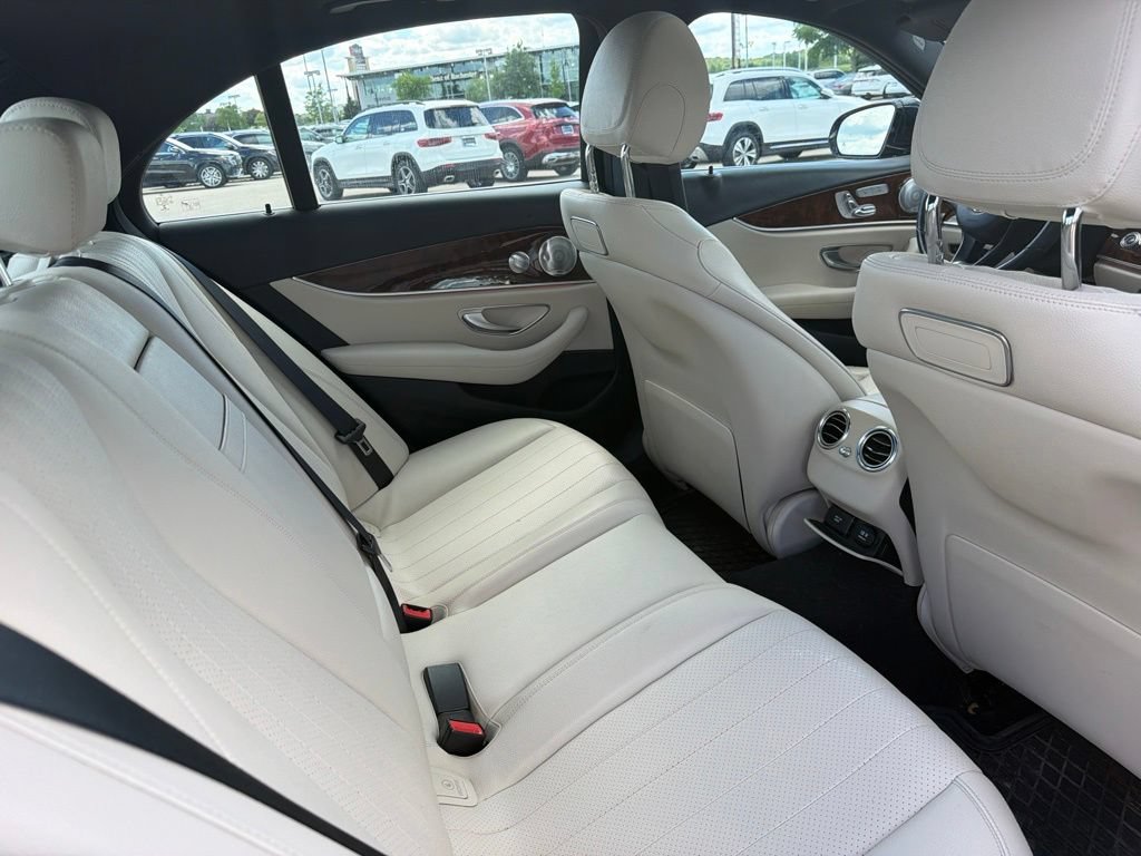 Certified 2018 Mercedes-Benz E 300 4MATIC image 21