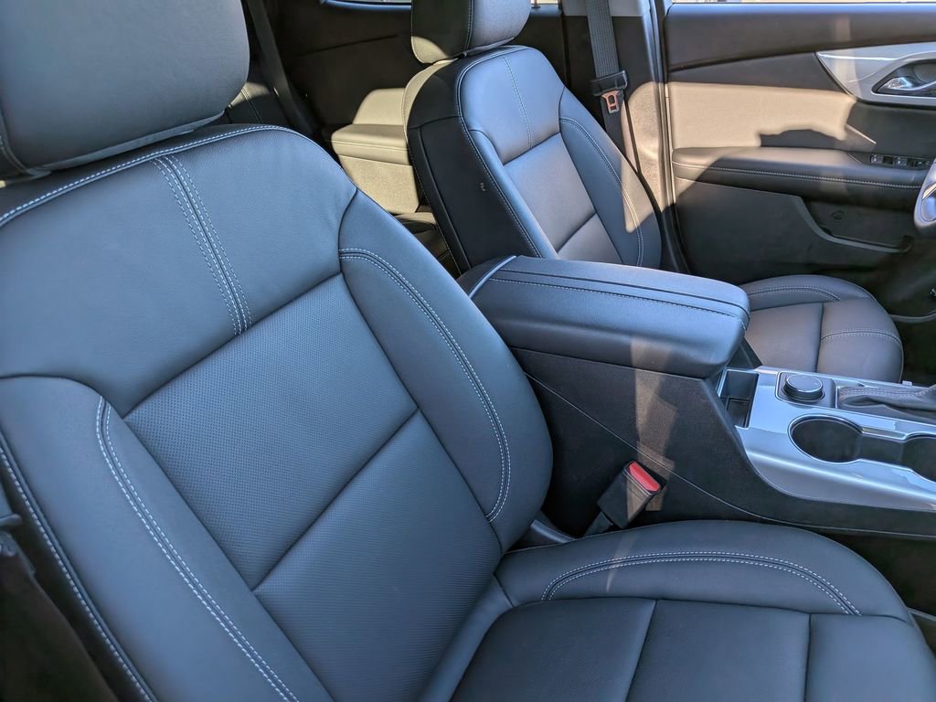 Used 2025 Chevrolet Blazer LT w/ Sound & Technology Package image 32