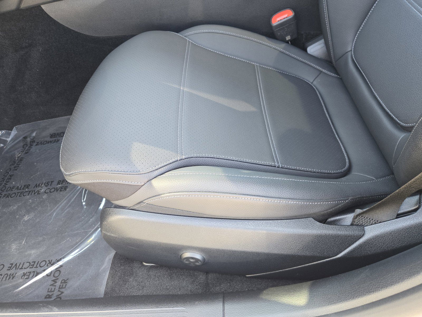 Used 2025 Mercedes-Benz C 300 Sedan image 17
