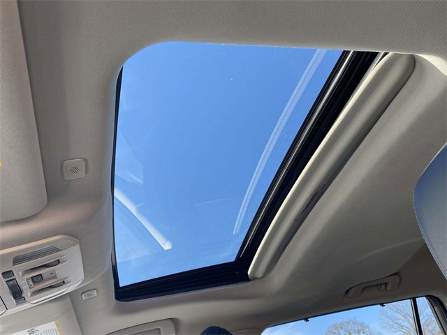 Used 2025 Toyota Highlander Limited image 18