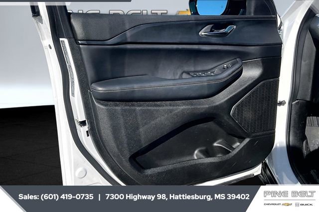 Used 2024 Jeep Grand Cherokee Altitude image 17