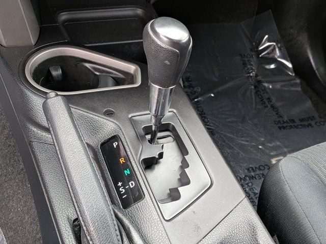 Used 2016 Toyota RAV4 LE FWD image 19
