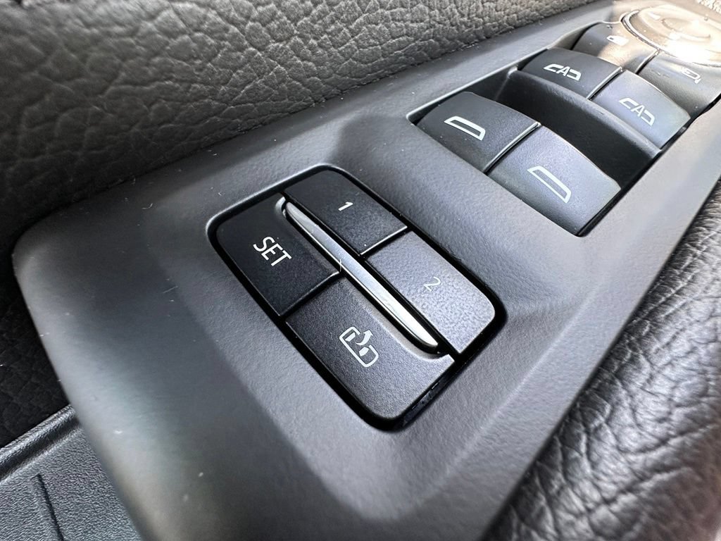Certified 2021 GMC Yukon XL Denali w/ Denali Ultimate Package AWD/4WD image 28