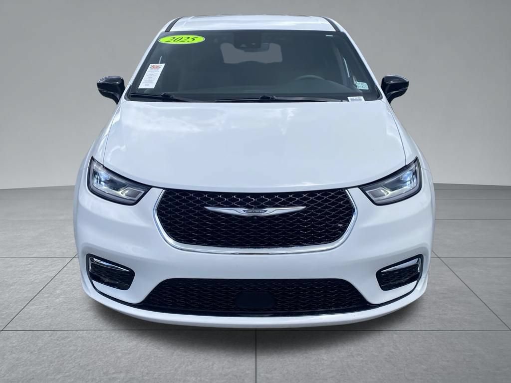 Used 2025 Chrysler Pacifica Select FWD image 19