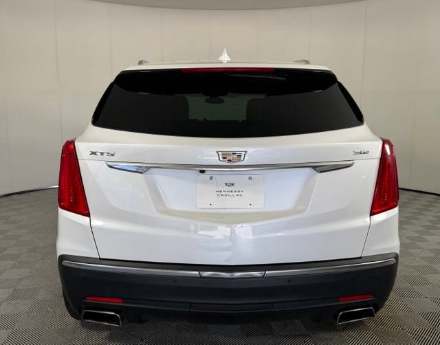 Used 2017 Cadillac XT5 Luxury w/ Driver Awareness Package FWD image 3