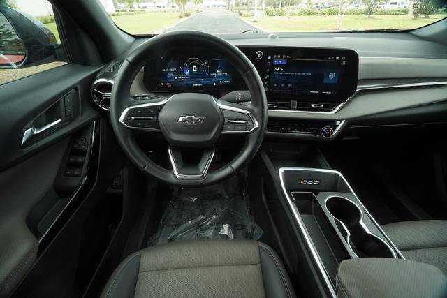 Used 2025 Chevrolet Equinox LT w/ Convenience Package II image 16