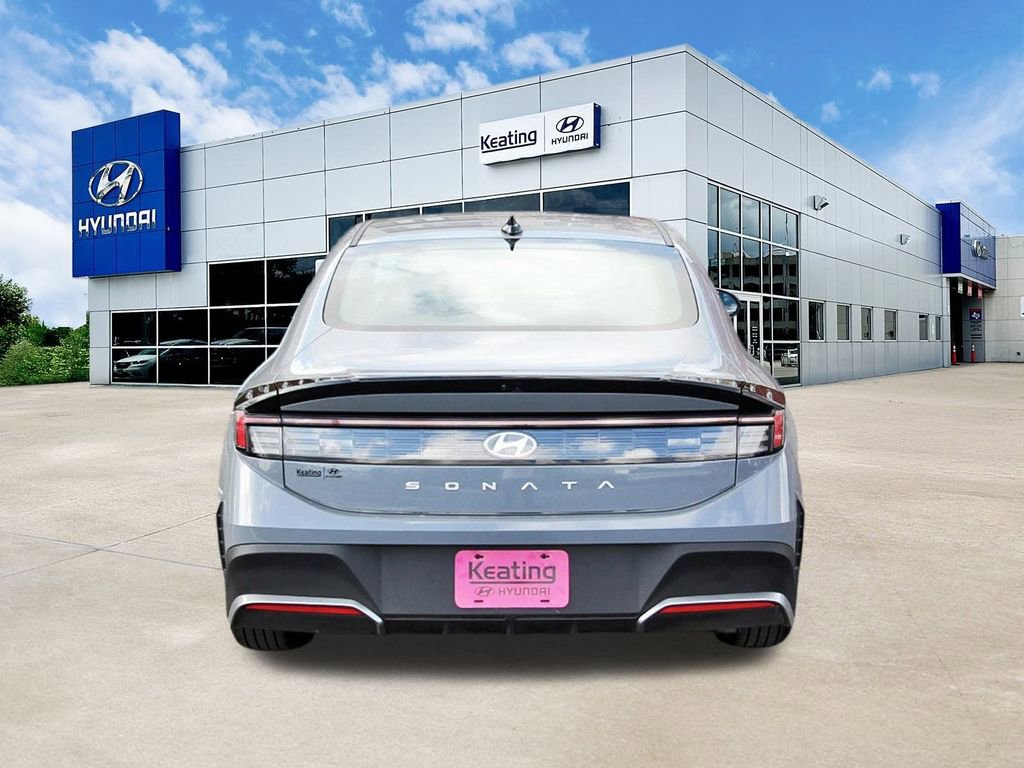 Certified 2025 Hyundai Sonata SE image 6