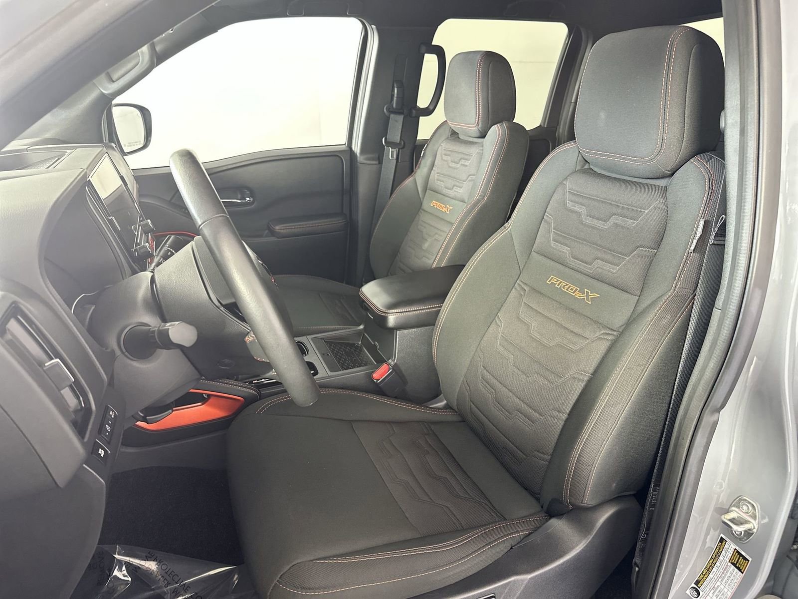 Used 2025 Nissan Frontier Pro-X w/ Pro Convenience Package image 11