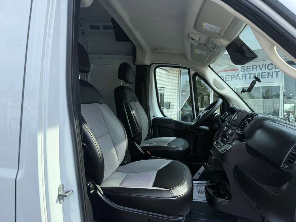 Used 2025 RAM ProMaster 2500 w/ Convenience Group FWD image 28