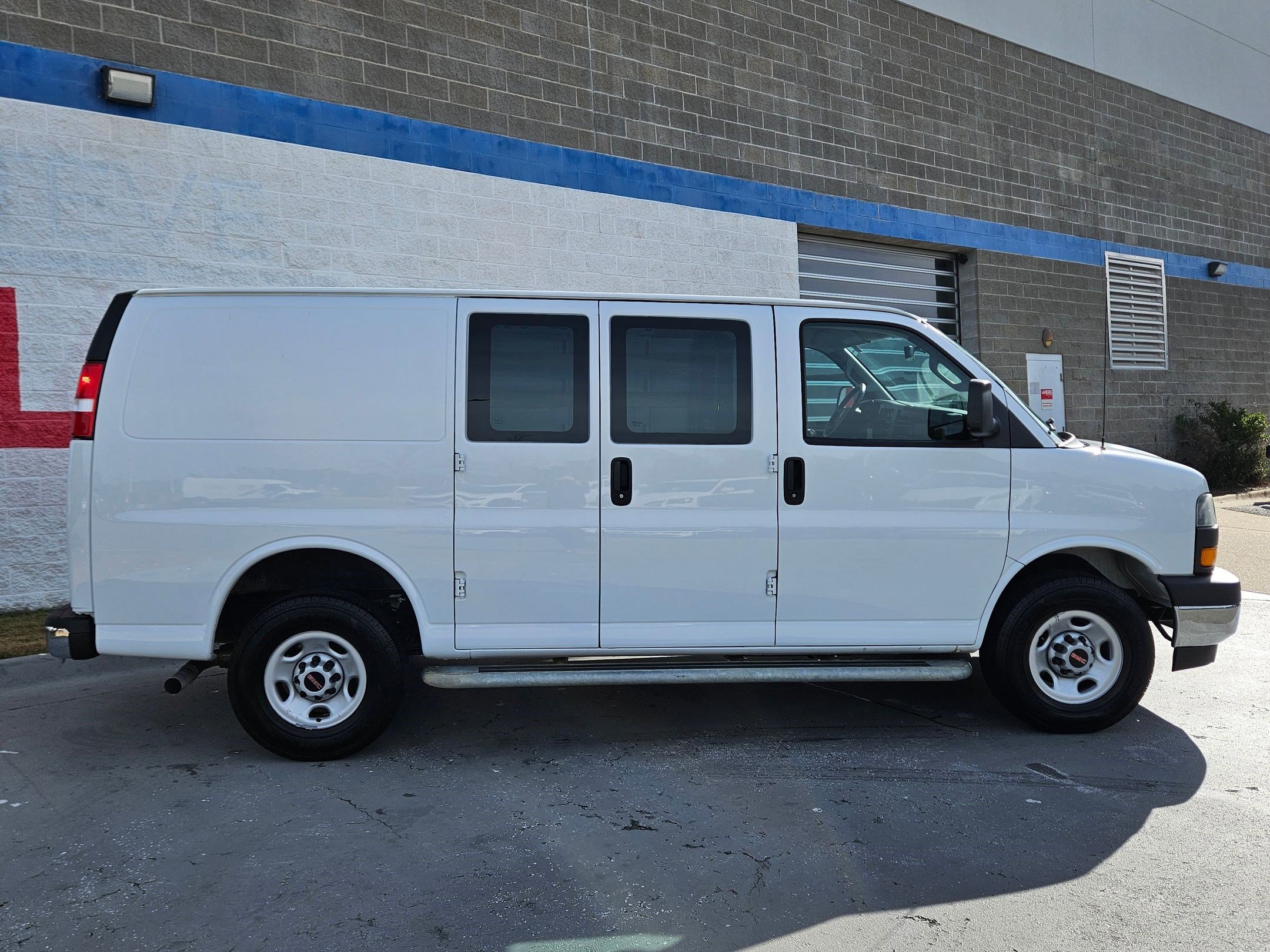 Used 2024 GMC Savana 2500 w/ Driver Convenience Package image 8