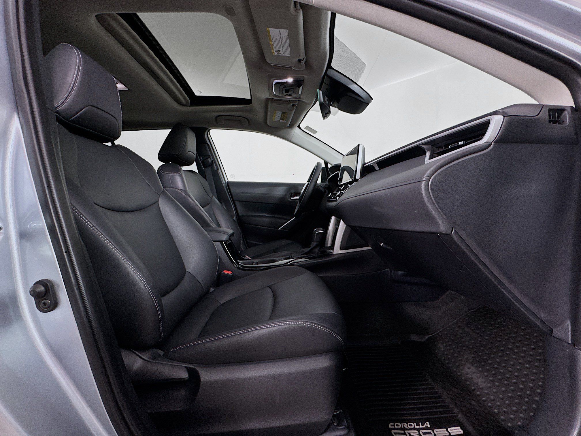 Certified 2025 Toyota Corolla Cross XLE w/ Convenience Package AWD/4WD image 30