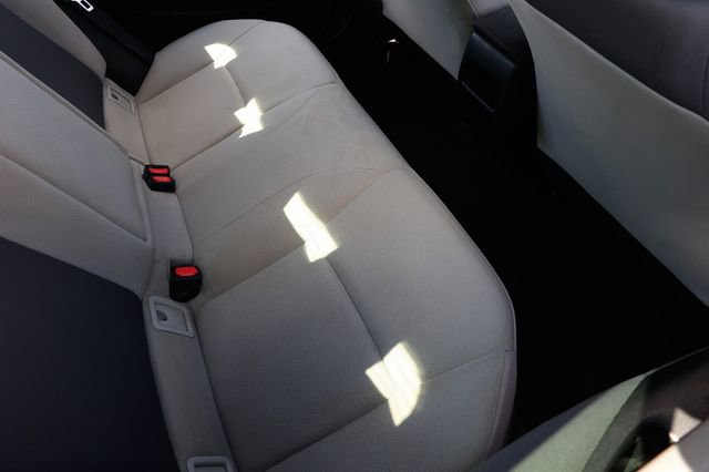 Used 2022 Toyota Corolla LE image 12