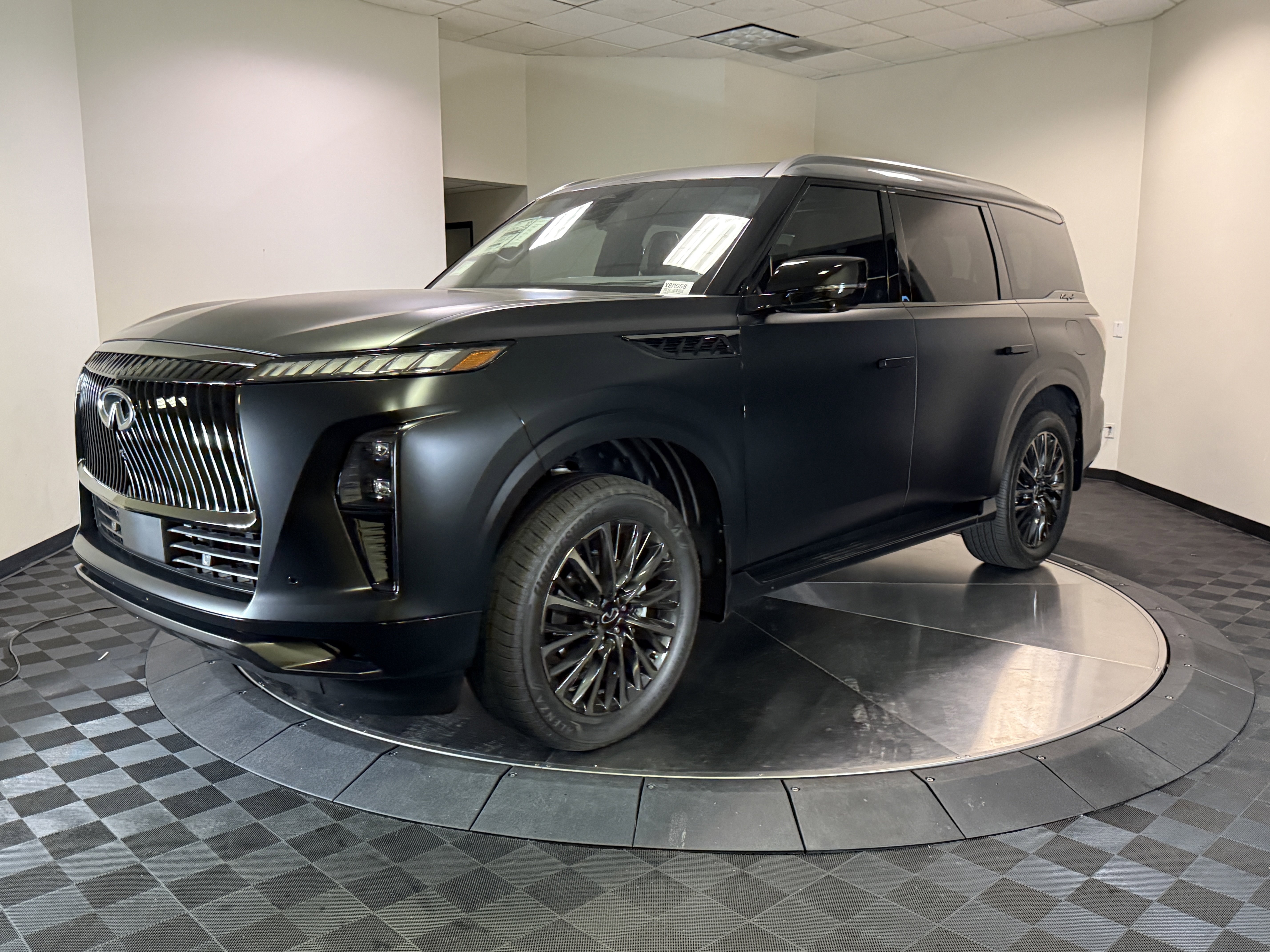 New 2026 INFINITI QX80 Autograph w/ Premium Cargo Package image 3