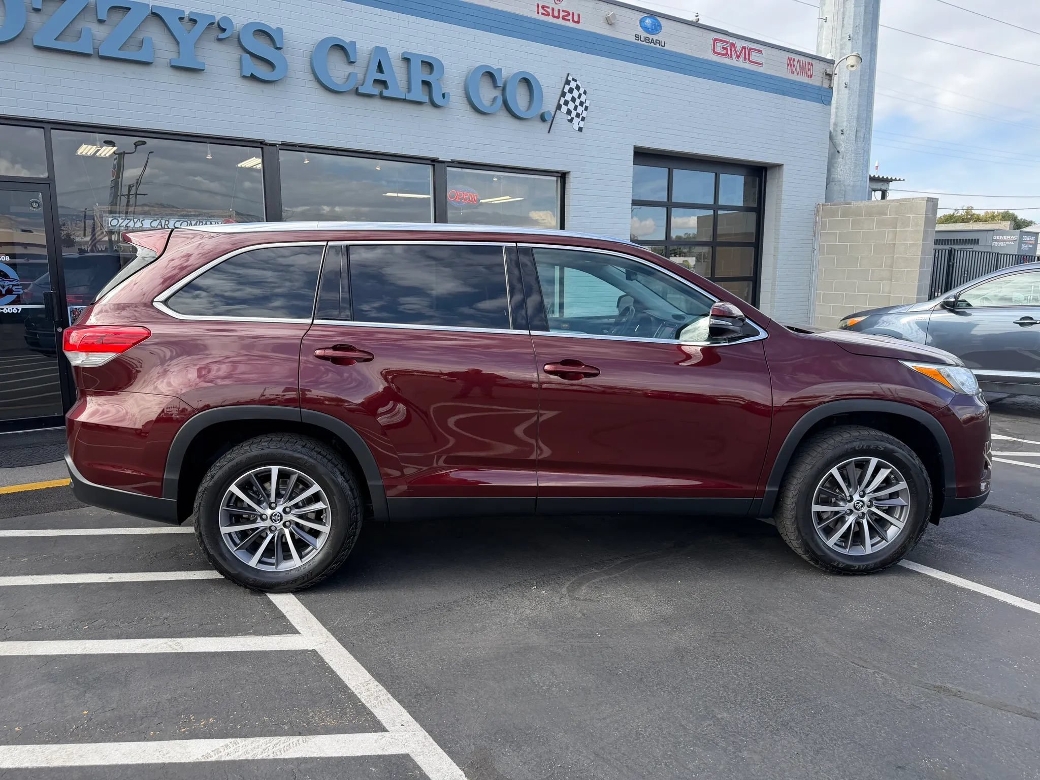 Used 2019 Toyota Highlander XLE FWD image 9