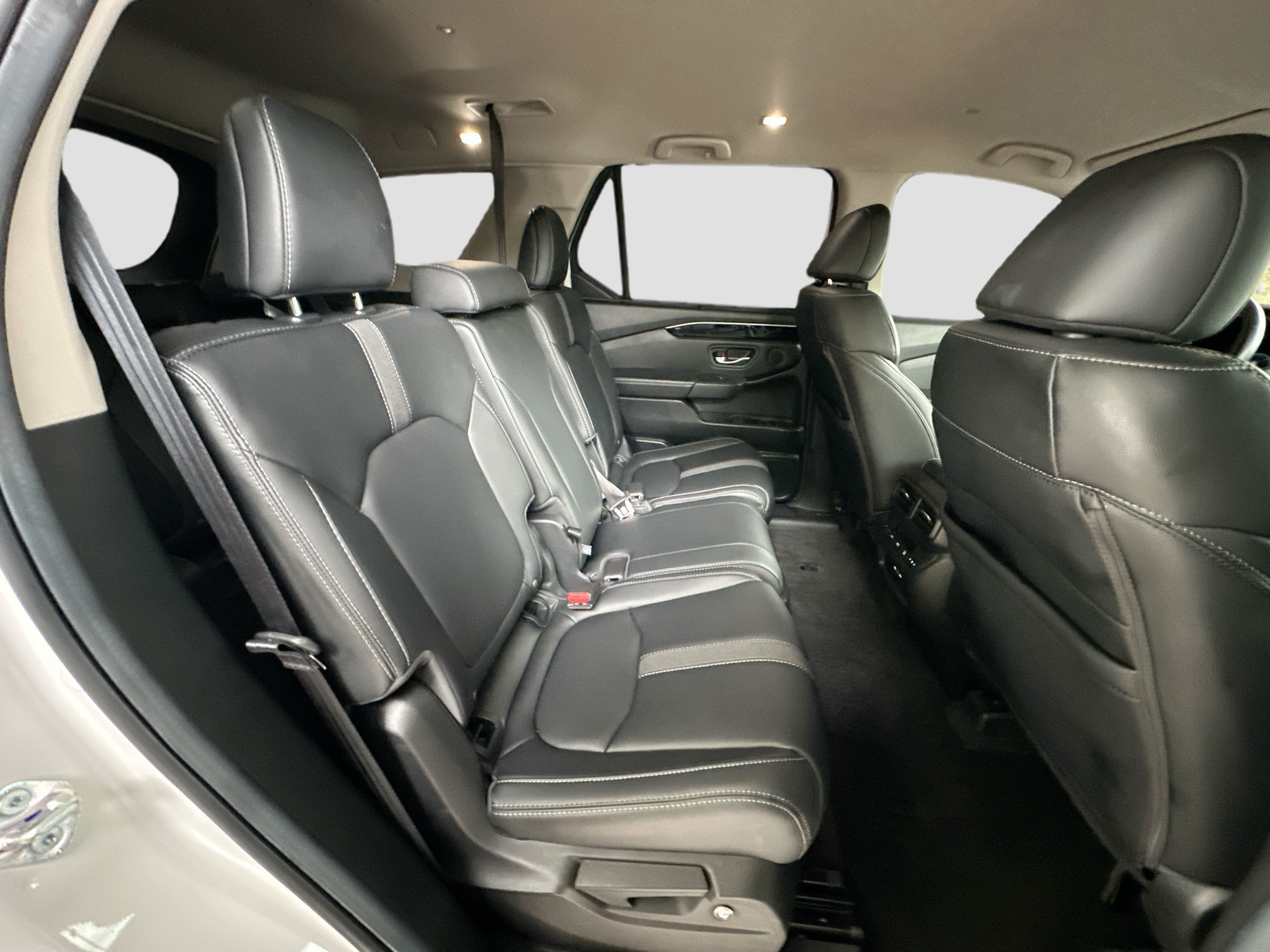 Used 2025 Honda Pilot EX-L image 26