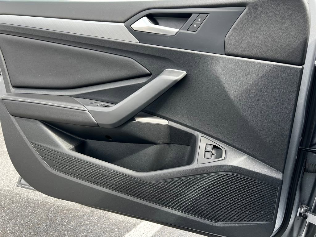 Used 2024 Volkswagen Jetta SE image 14