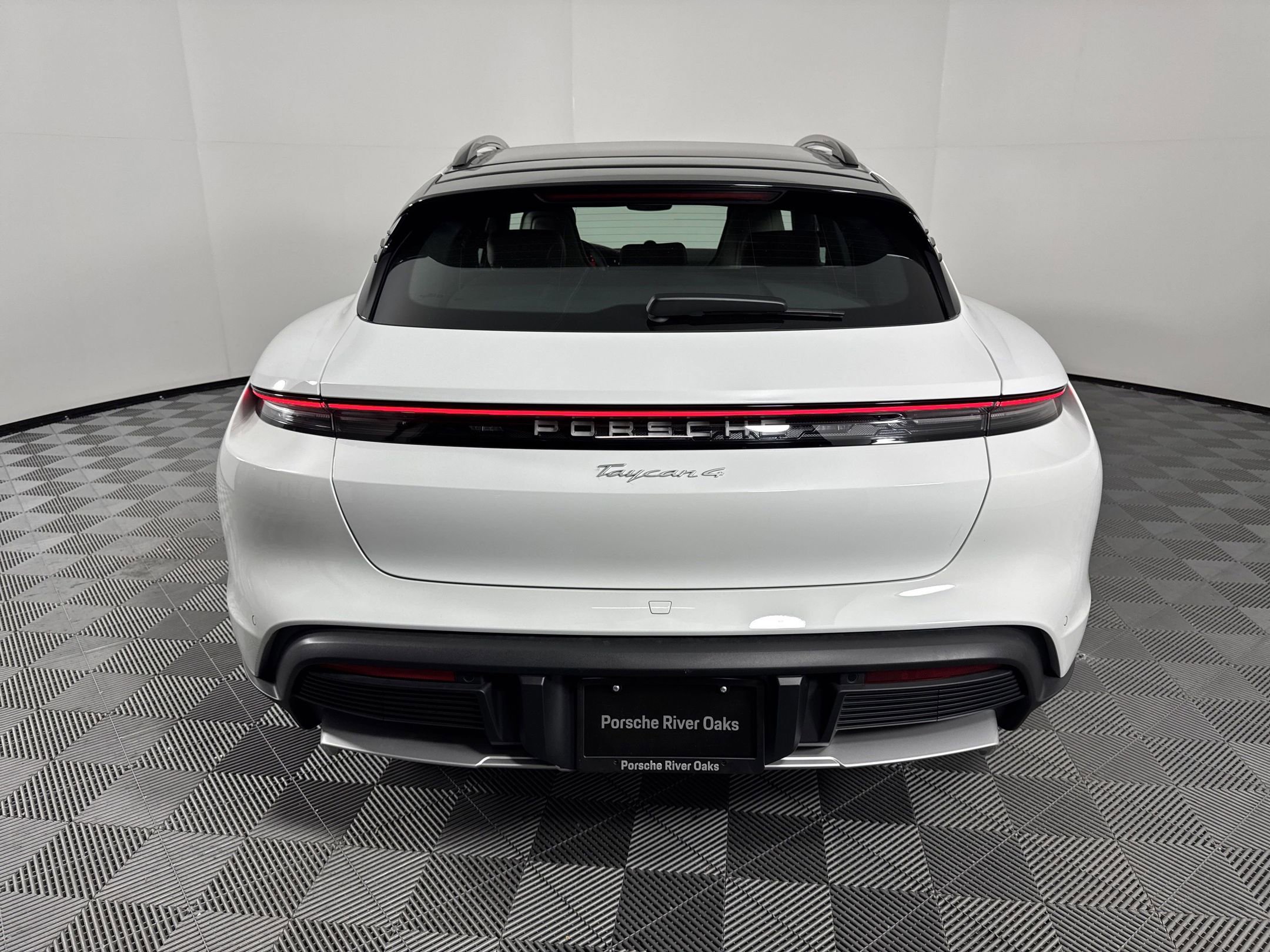 Used 2025 Porsche Taycan 4 Cross Turismo image 10