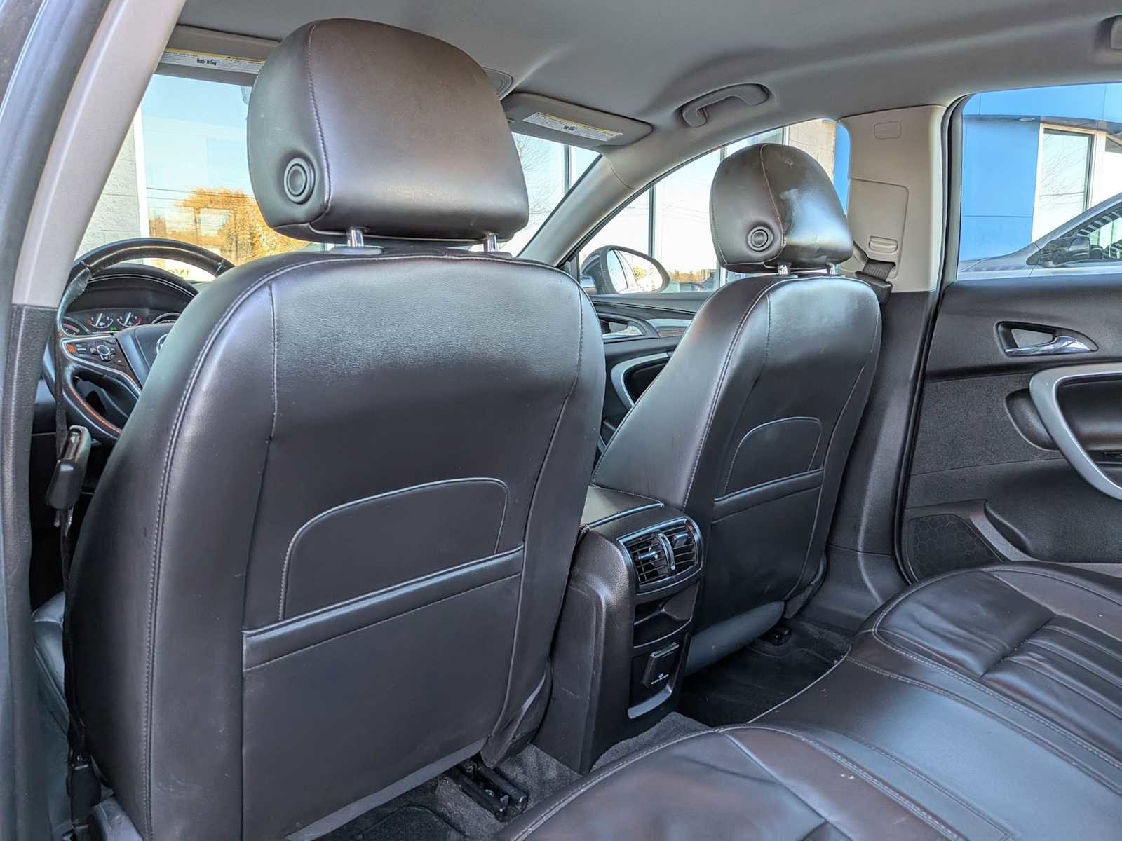 Used 2016 Buick Regal Premium image 17