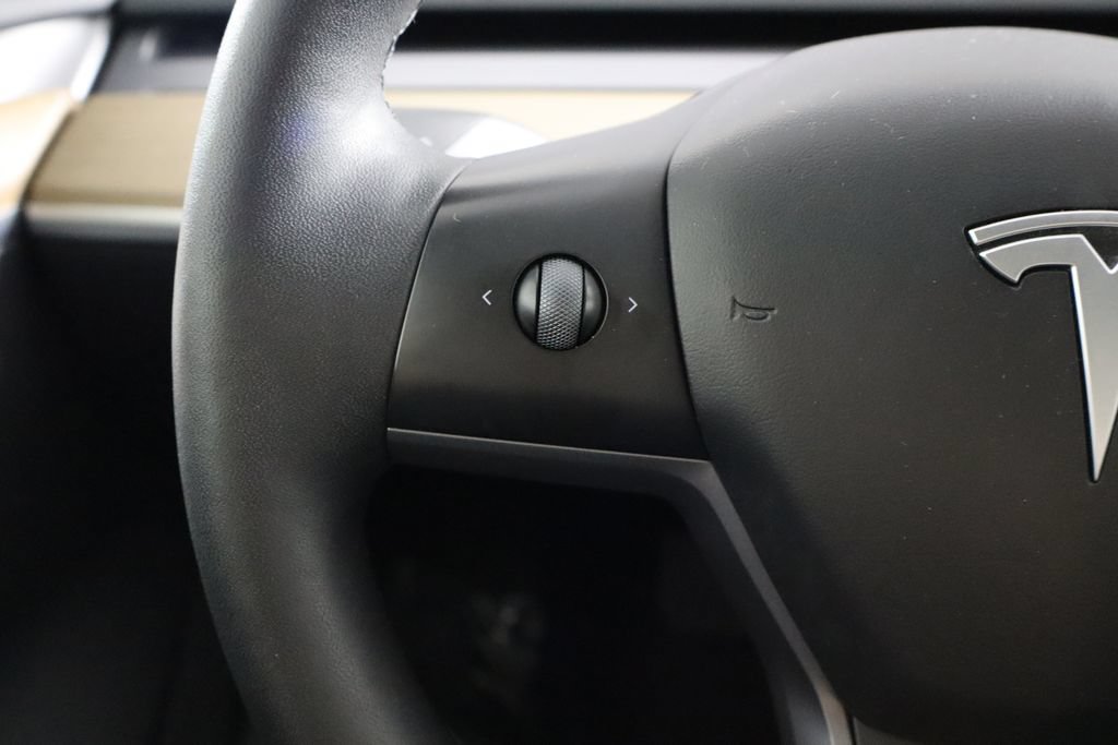 Used 2023 Tesla Model 3 Standard Range RWD image 7