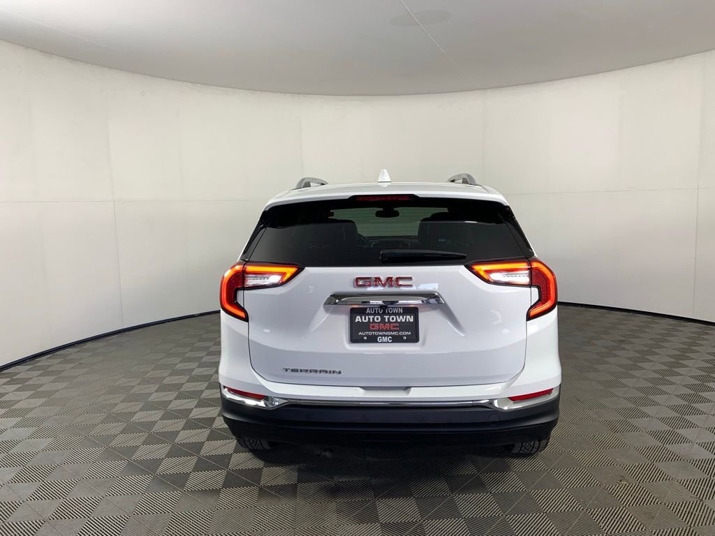 Used 2024 GMC Terrain SLT FWD image 9
